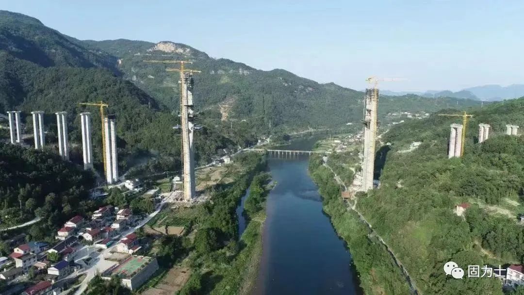 金山固力士参与湖南炉慈高速建设，助力区域经济发展